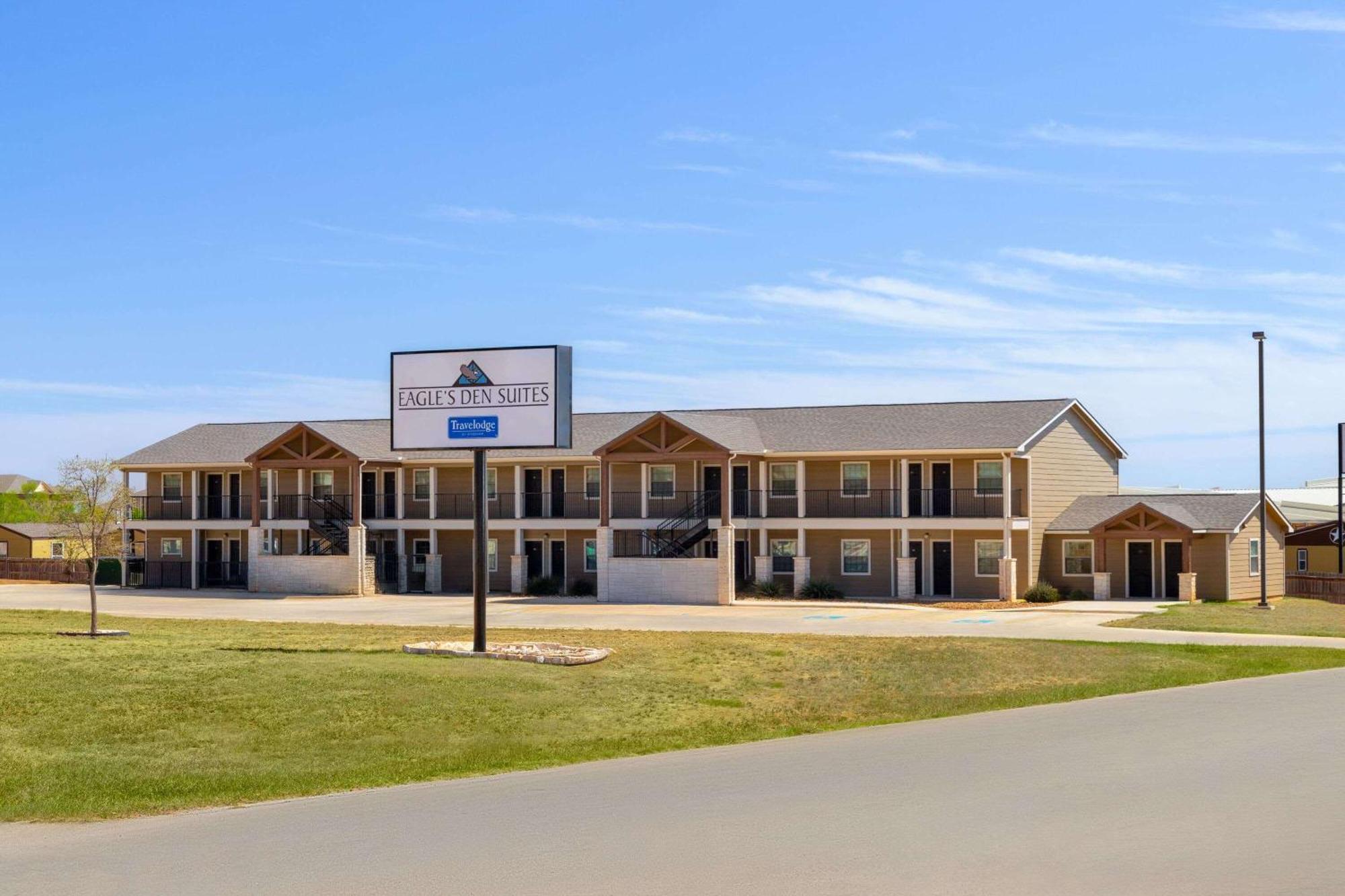 Eagle'S Den Suites Cotulla A Travelodge By Wyndham מראה חיצוני תמונה