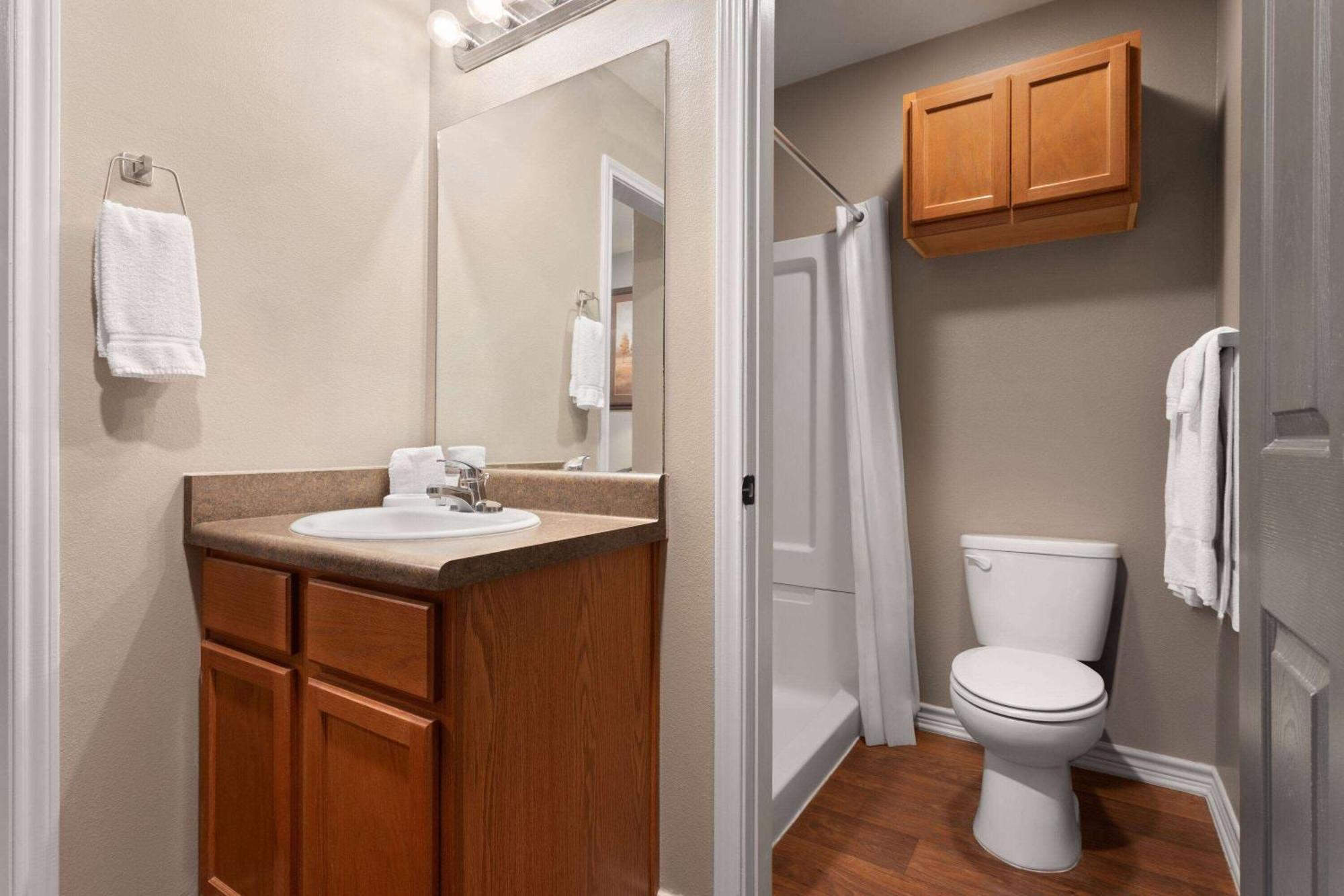 Eagle'S Den Suites Cotulla A Travelodge By Wyndham מראה חיצוני תמונה