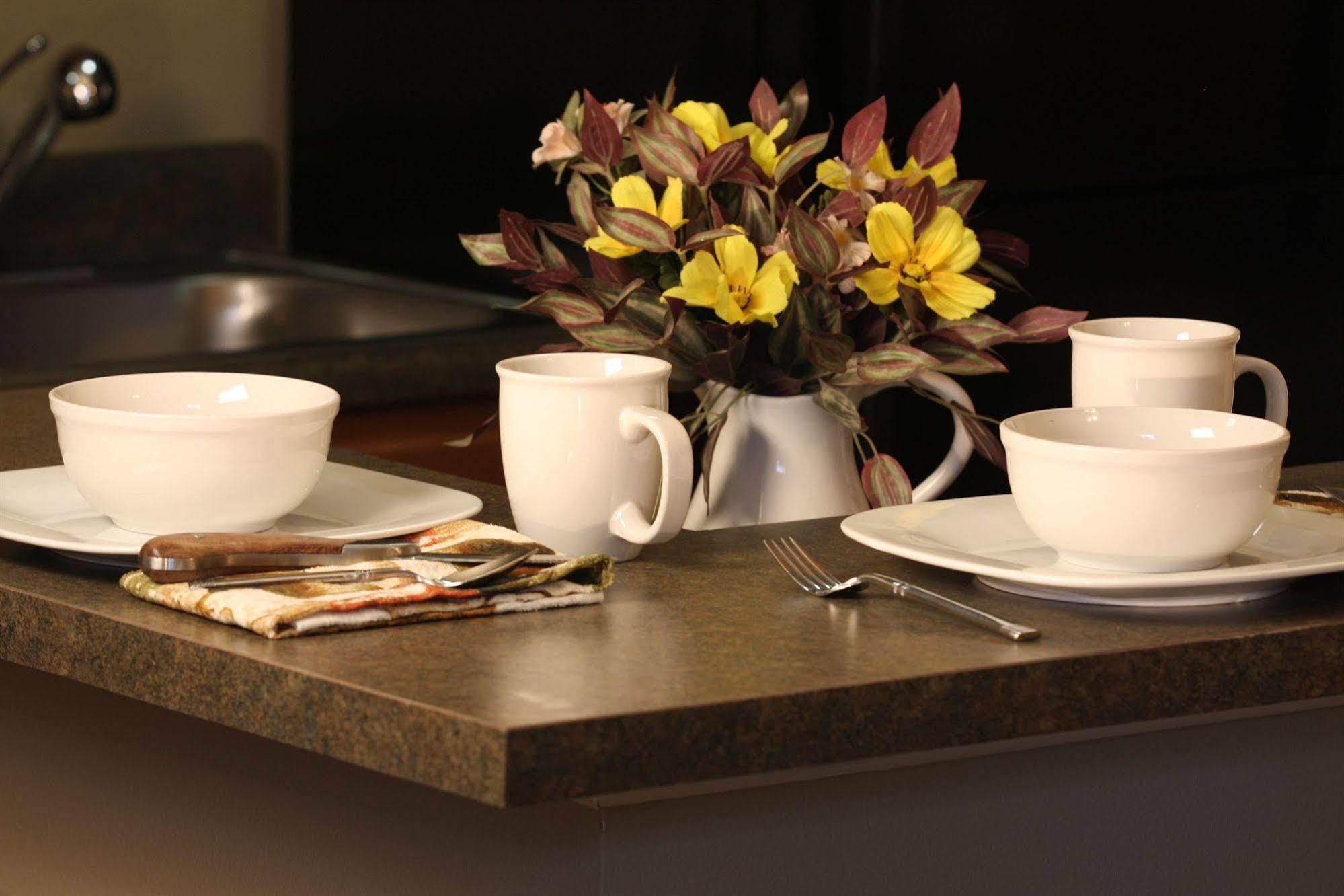 Eagle'S Den Suites Cotulla A Travelodge By Wyndham מראה חיצוני תמונה